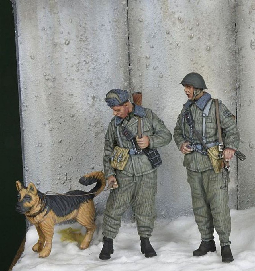 1/35 Current East German Border Guard With Dog Set 1970S-80S Winter (Set Of 2) Online