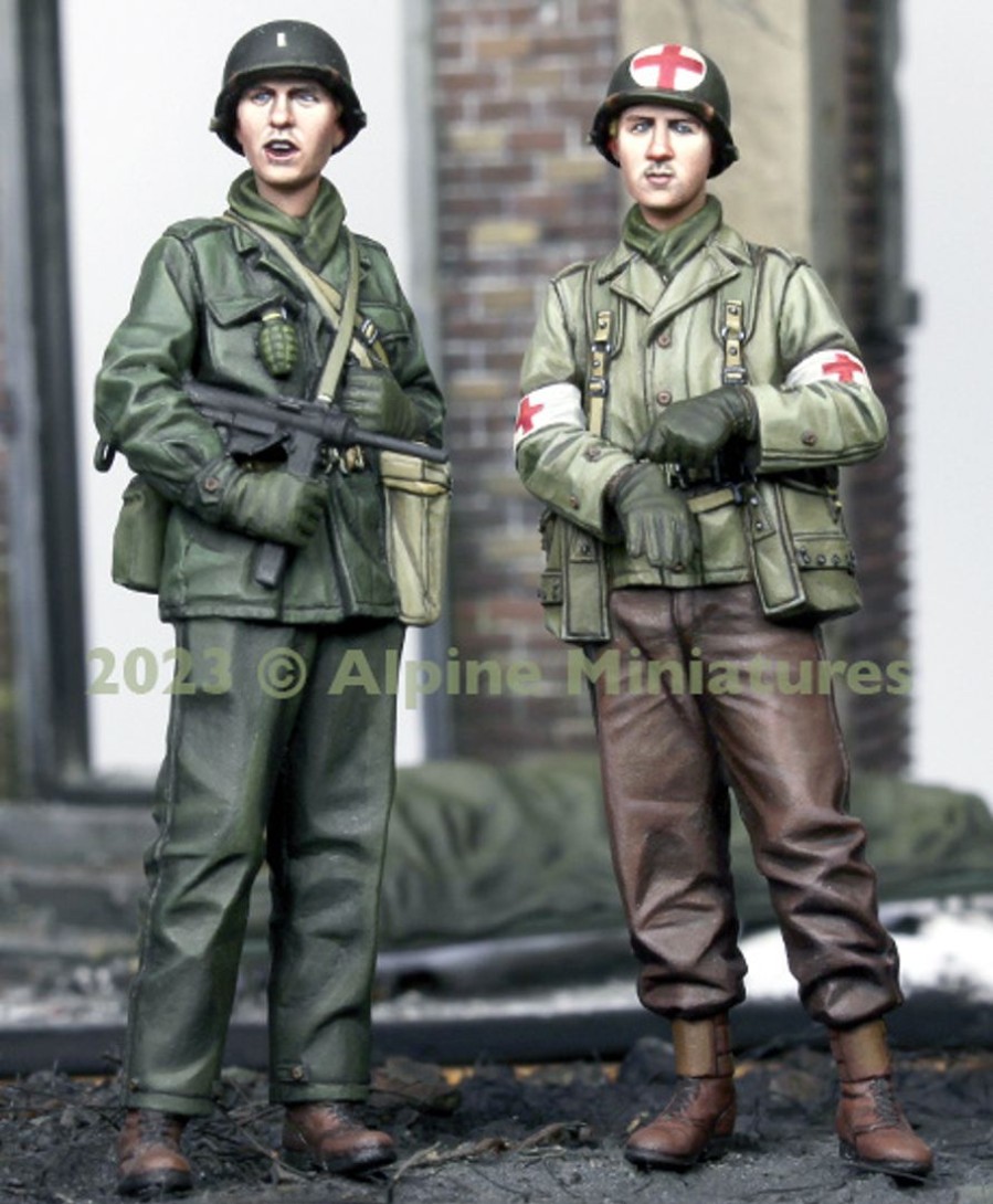 1/35 Wwii Us Army Infantry Infantry And Medic (Set Of 2) Clearance