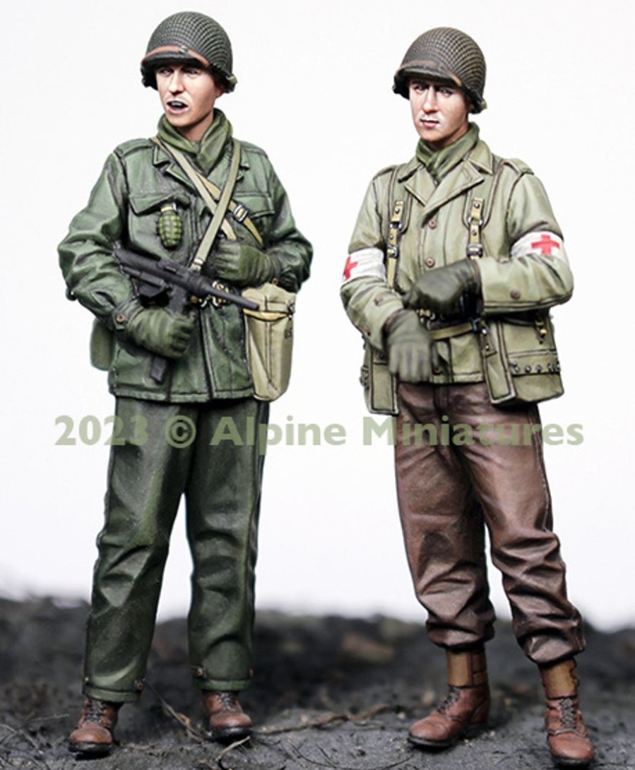 1/35 Wwii Us Army Infantry Infantry And Medic (Set Of 2) Clearance