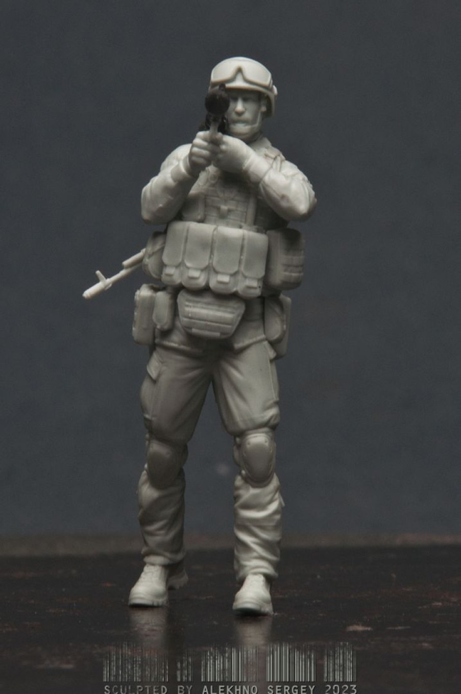 1/35 Ukrainian Soldier With Grenade Launcher, 2022-2023 Clearance