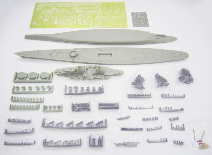 1/700 Soviet Navy Battlecruiser Stalingrad Class Project 82 (Full Hull Ver.) Clearance