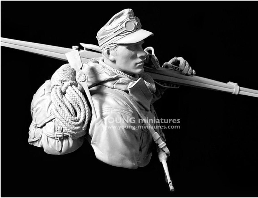 1/10 Wwii German Mountain Hunter Carrying Skis Wholesale