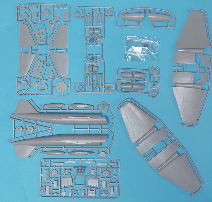 1/72 English Electric Canberra T.4 Wholesale