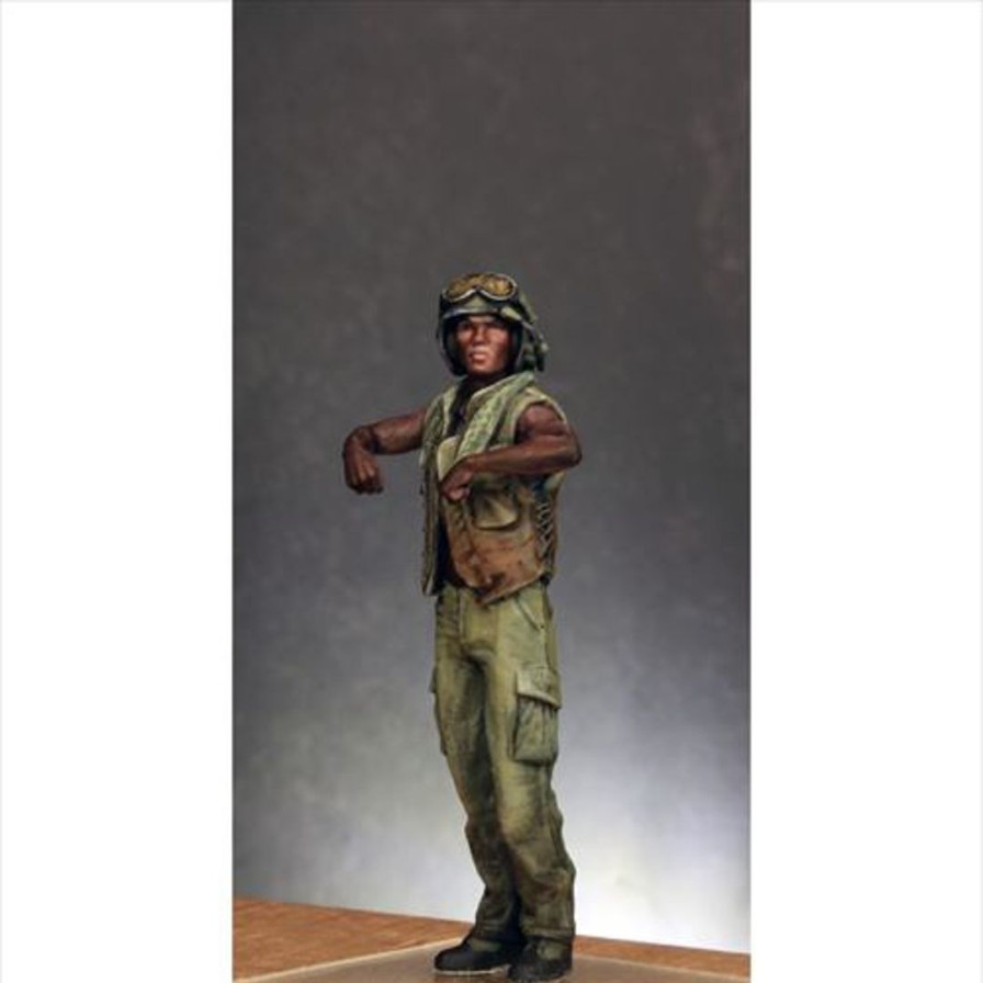 1/35 Current Use American Armored Vehicle Gunner Will S. Clearance